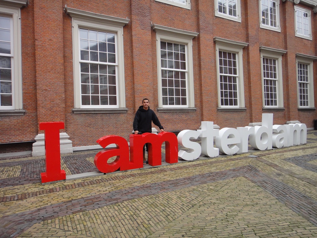 Traveler at the I amsterdam installation