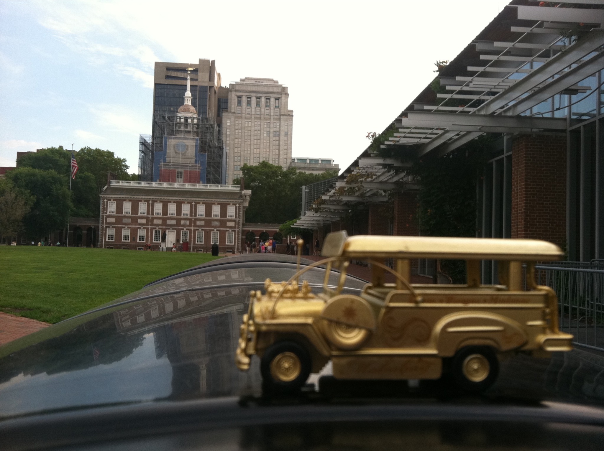 Golden jeepney before Independence Hall in Philadelphia